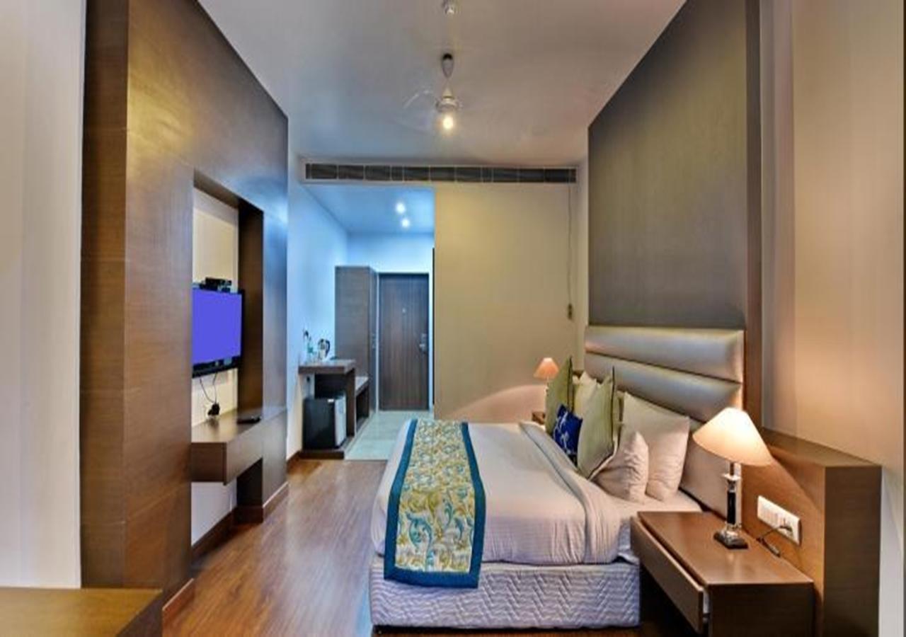 M B Greens Clarks Inn Moradabad Buitenkant foto
