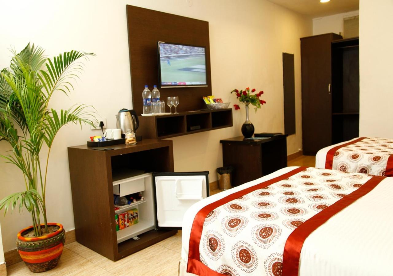 M B Greens Clarks Inn Moradabad Buitenkant foto