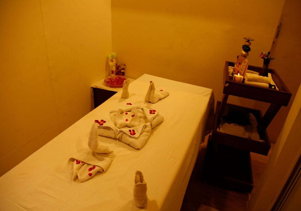 M B Greens Clarks Inn Moradabad Buitenkant foto