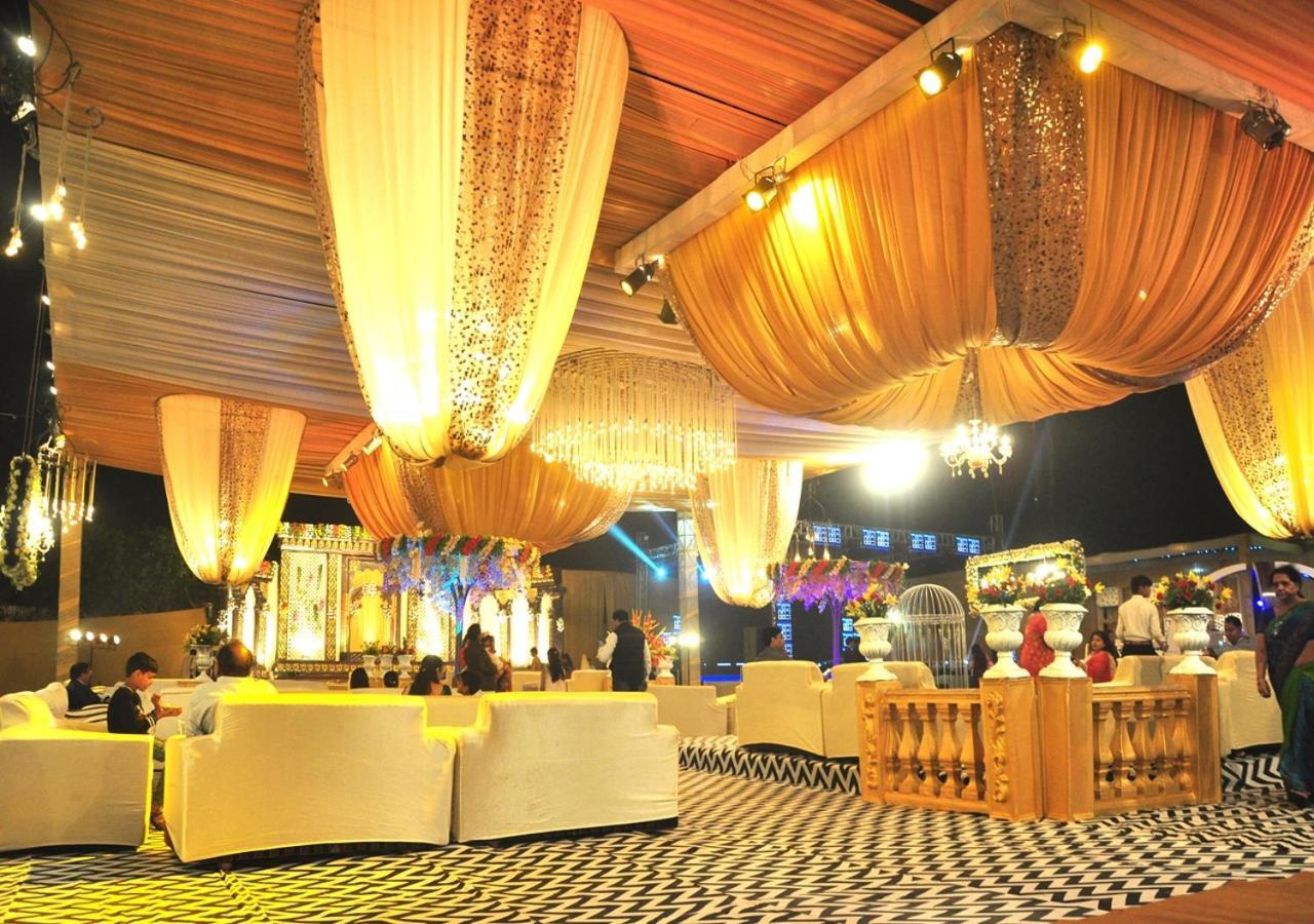 M B Greens Clarks Inn Moradabad Buitenkant foto
